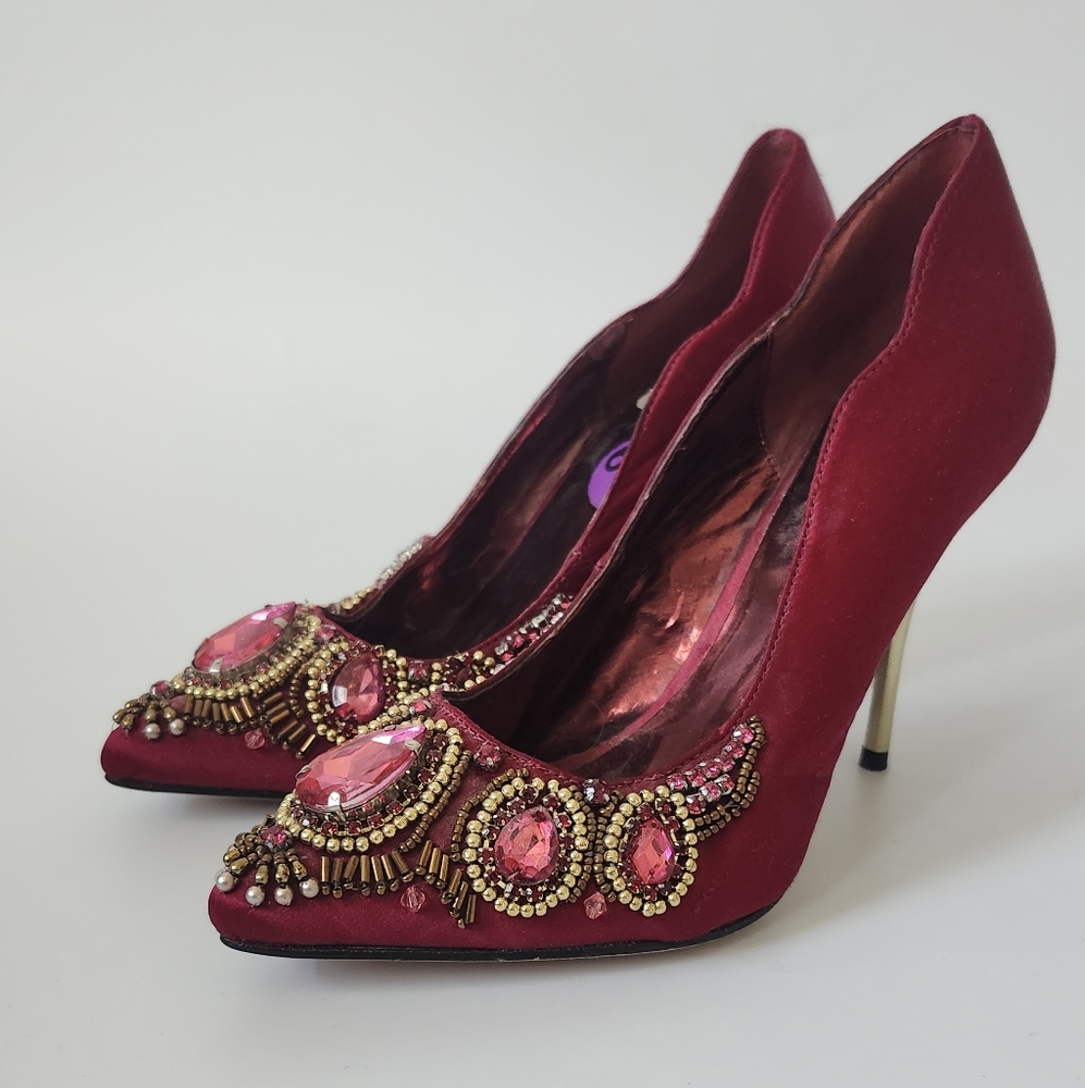 ABS Allen Schwartz Bejeweled Party Pumps Burgundy Satin With Gold Heels Size 6.5